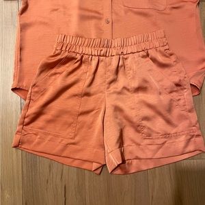 NEVER WORN- ORANGE SILK SHORTS. SIZE XS